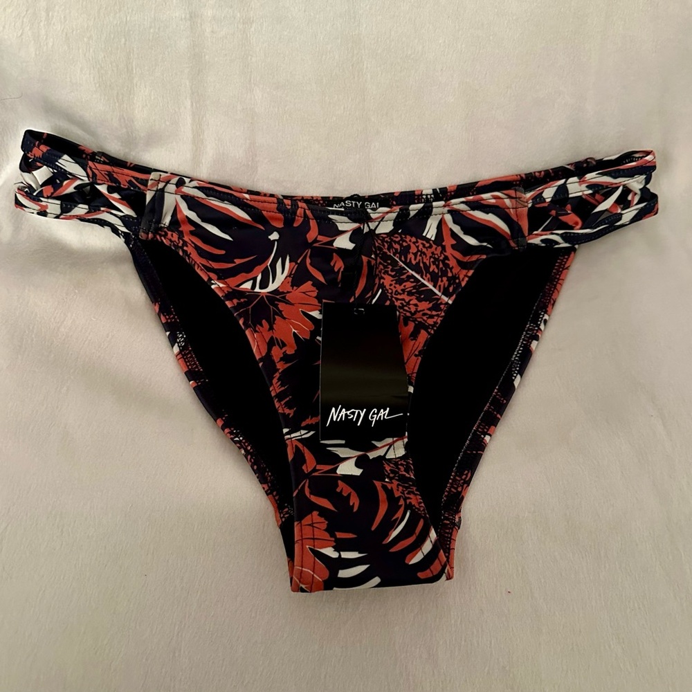 Nasty Gal Red and Black Tropical Bikini Bottom 💕 4x15$